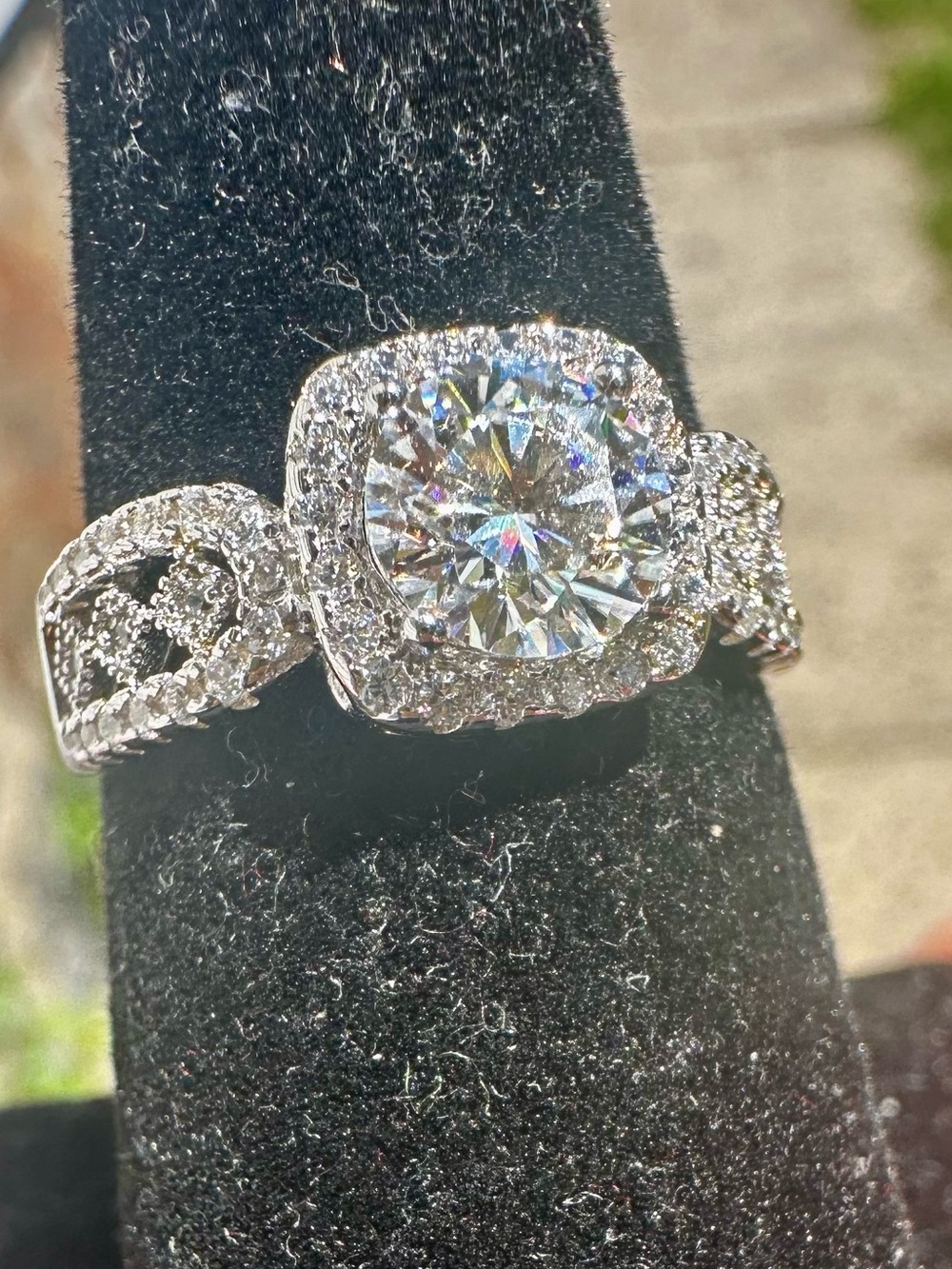 New Stunning Halo Diamond Ring engagement wedding moissanite band 6.5 7 sizable